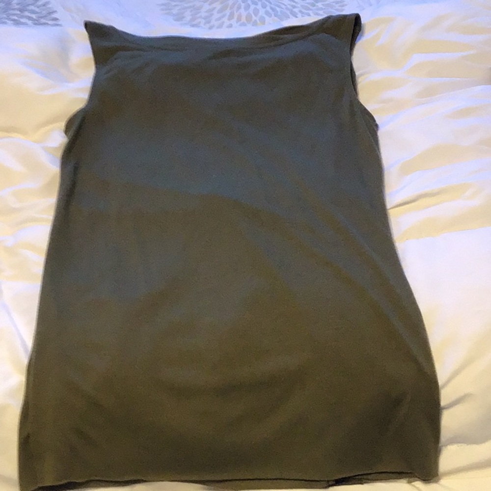 Top - Picture 2 of 2